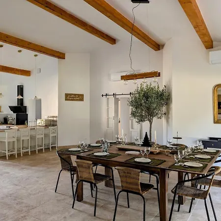 Authentic 4 People With Domaine Lf Hébergement de vacances